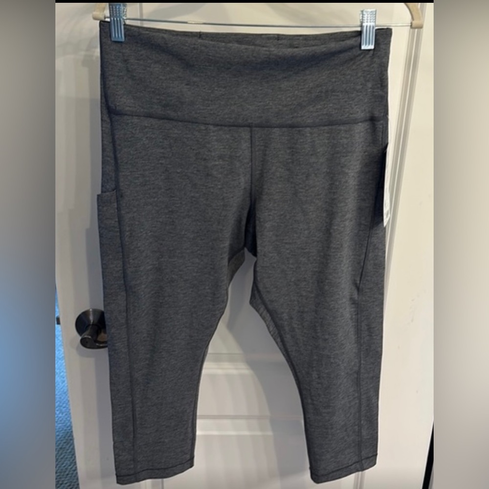 NWT Athleta Stash pocket capris